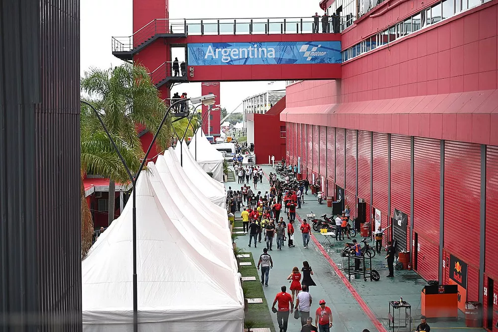 Atmosfera nel paddock