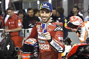 Dovizioso vuelve a imponerse a Márquez en Qatar en otro final de infarto