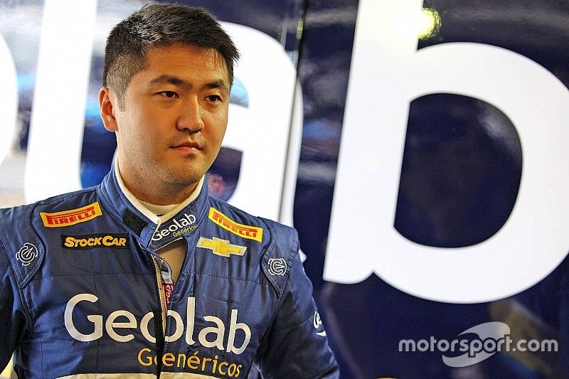Rafael Suzuki lidera último treino da Stock em Goiânia