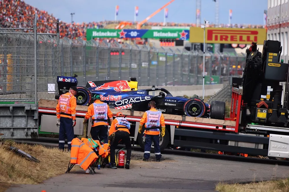 Colossal Wreck Dutch F1 grand prix red flagged after huge Max Verstappen crash