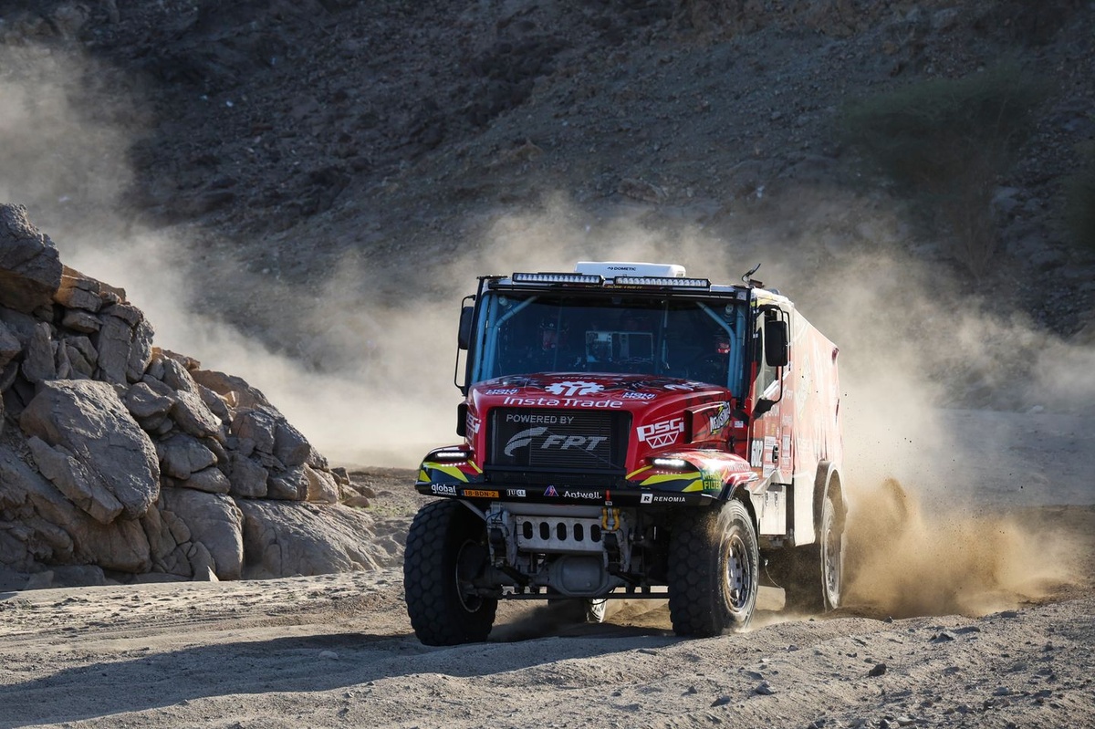 Dakar | Camion, Tappa 1: Ales Loprais detta il passo a ben sette Iveco