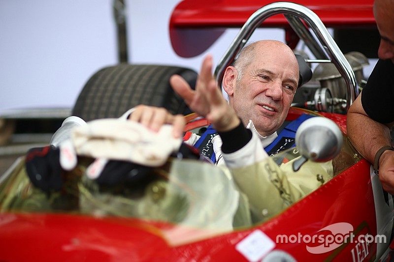Newey s'offre une nouvelle pige en compétition