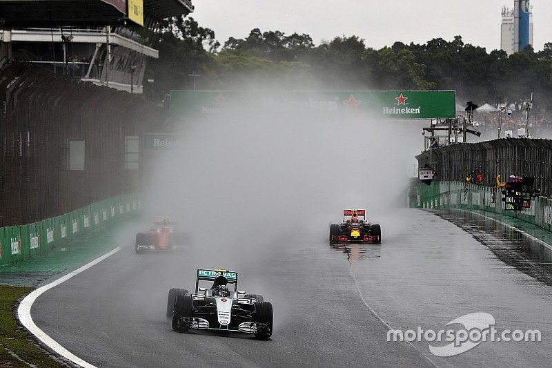 Rosberg: "Racen met Verstappen was ultra risicovol"