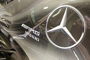 Mercedes: la W08 Hybrid si vedrà un giorno prima della Ferrari
