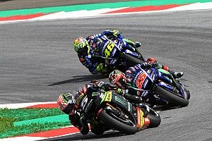 Bater Yamaha de fábrica era “desconfortável”, diz Tech 3