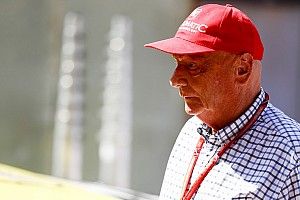 Lauda considera que necesitan un abandono de Vettel para pelear por el título