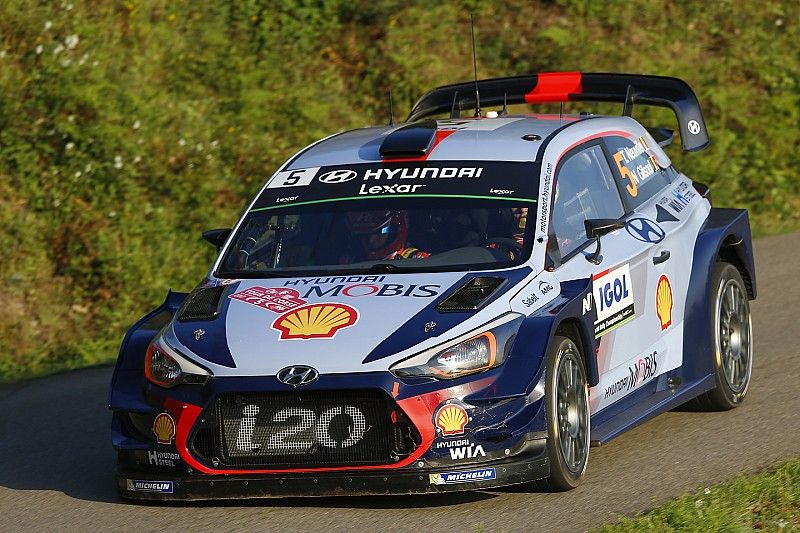 Neuville domina la Tappa 2 del Tour de Corse. Problemi per Ogier!