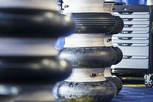 Les pneus arrière seront asymétriques à Brno