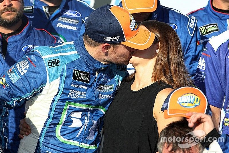 Stenhouse Jr. deixa de ser apenas namorado de Danica Patrick
