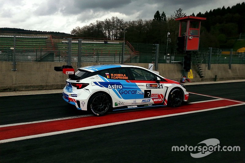 Homola e Caprasse in pole position con la Opel Astra a Spa