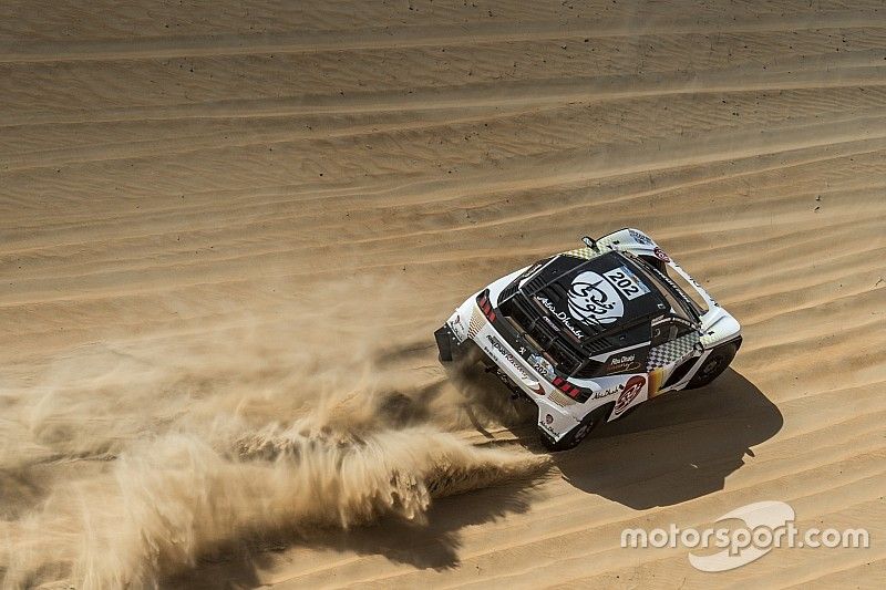 القاسمي والبلوشي يتصدران قائمة المشاركين في منافسات رالي دبي الصحراوي