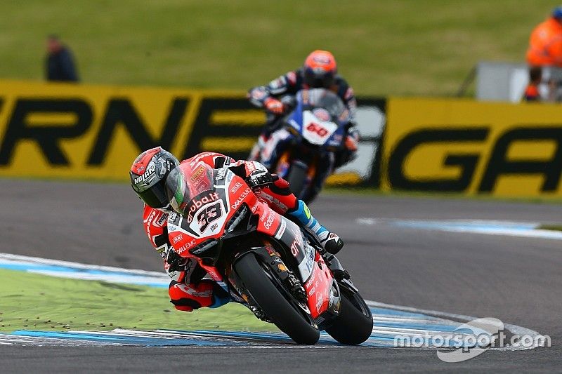 Melandri regrette de fortes vibrations sur sa Panigale
