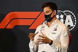 Wolff not in favour of F1 racing in 'oversized car parks'