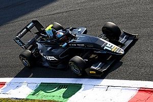 F3 Monza: Olaylarla dolu yarışı Hughes kazandı