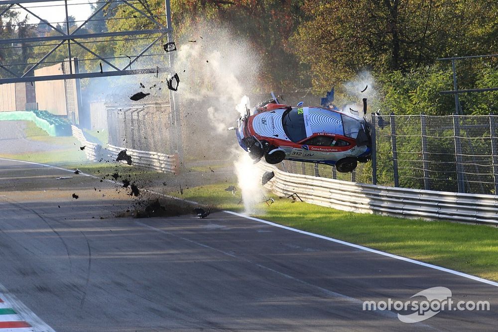 Pauroso volo di Pan a Monza: Porsche distrutta, pilota illeso!