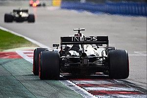 Mercedes: kénytelenek voltunk Hamiltont a lágyakon kiküldeni, akarata ellenére