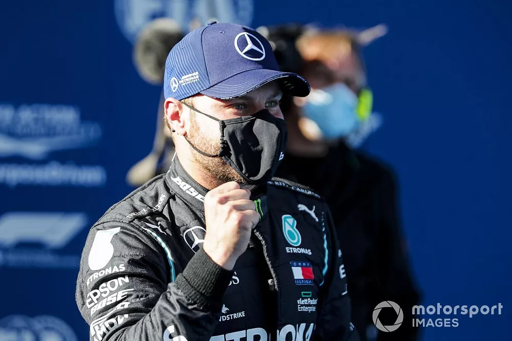 Le poleman Valtteri Bottas, Mercedes-AMG F1 f&ecirc;te dans le parc ferm&eacute;