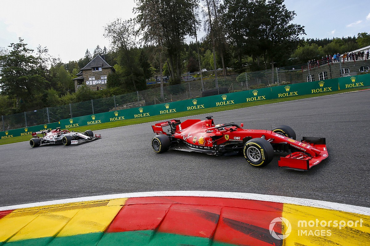 Vettel: "Taraftarların bizi 'yuhalayacağını' sanmıyorum"