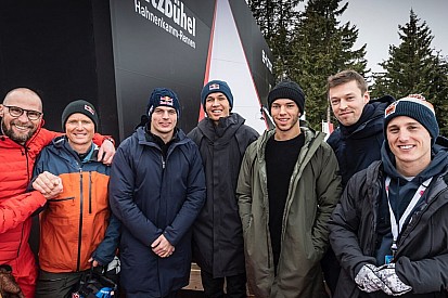 Vettel, Red Bull pilotlarıyla birlikte kayak yaptı