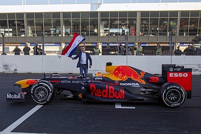 VIDEO: Verstappen met de RB8 in actie op Circuit Zandvoort