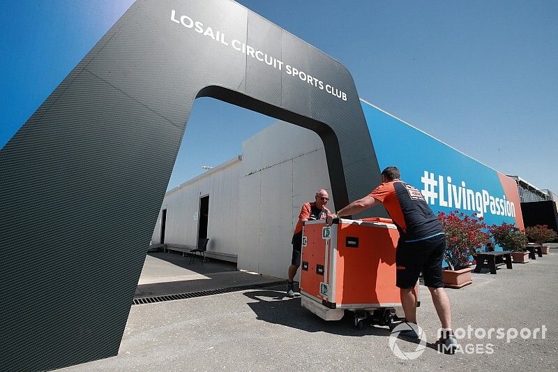 Motores de equipes da MotoGP permanecem guardados no Catar