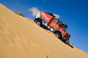 Rajd Dakar: Etap 6 pod znakiem piasku