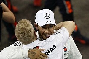 Hamilton még gondolkozik azon, hol folytassa 2021-től