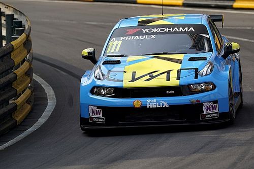 Andy Priaulx le niega la 10ª victoria a Huff en Macao