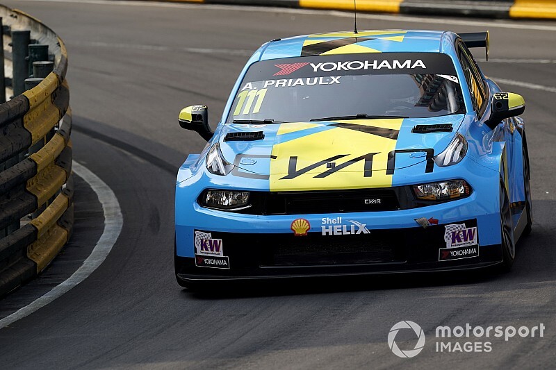 Andy Priaulx le niega la 10ª victoria a Huff en Macao