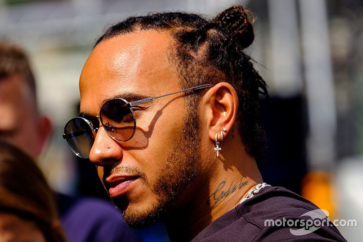 Hamilton 150 milliót adományozott Ausztráliának