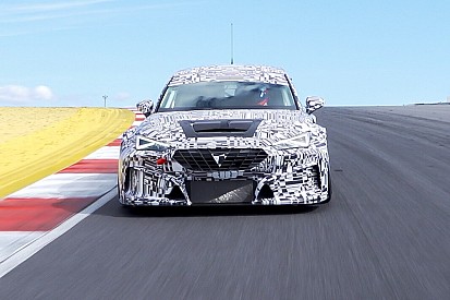 La nuova Cupra León TCR gira già in pista con parti 3D!