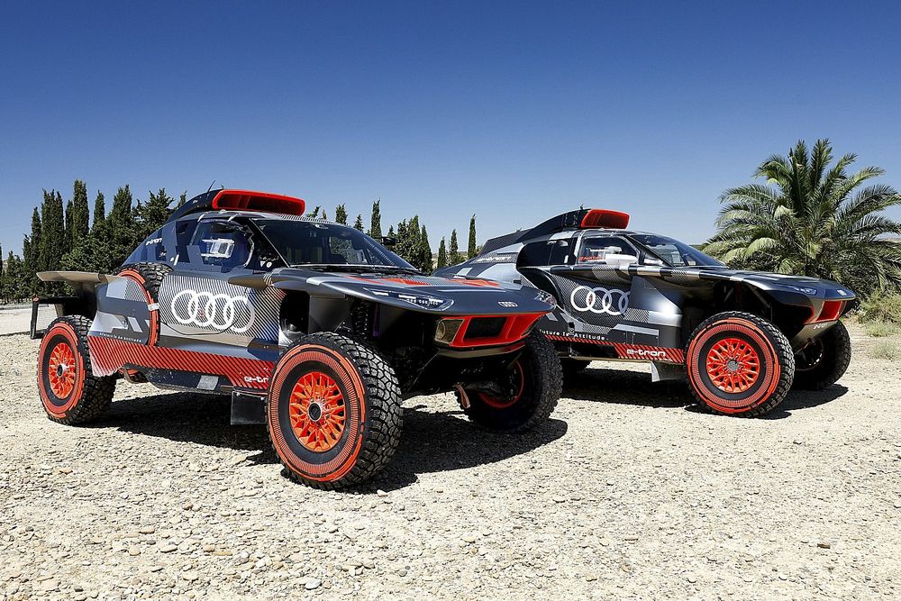Audi reveals weight-saving measures for heavy Dakar challenger