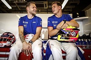 Magnussen, Schumacher'in F1'e geri dönmesini bekliyor