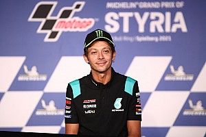 Valentino Rossi: i piloti di MotoGP omaggiano il "Jordan delle moto"