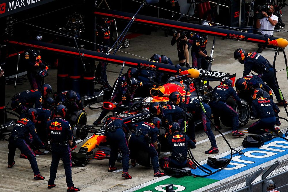 Horner: "Pit stoplar artık daha zor"