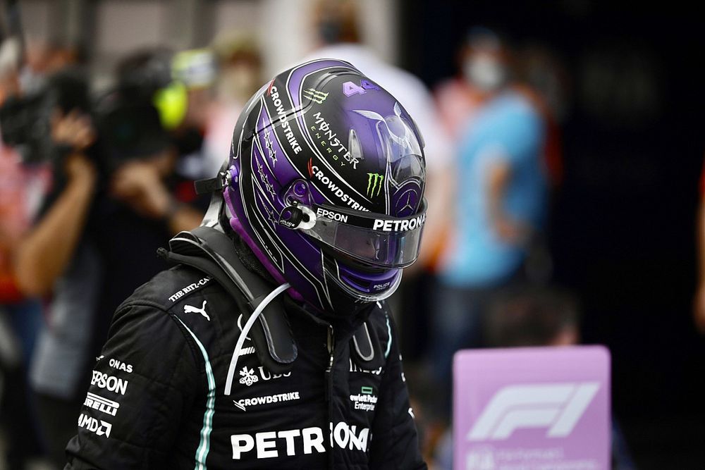 Hamilton: “Alonso’nun savunması harikaydı ama biraz limitlerin üzerindeydi”