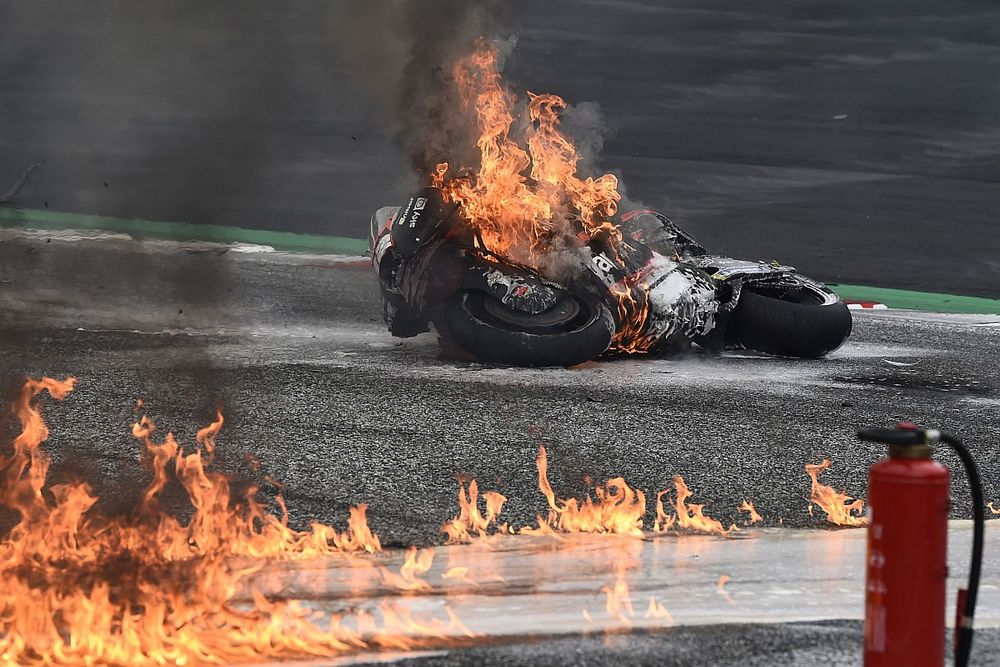 Гонку MotoGP в Шпильберге прервали из-за пожара