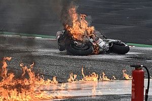 Crash en vuurzee op Red Bull Ring: Savadori breekt enkel