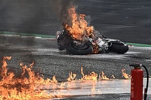 Гонку MotoGP в Шпильберге прервали из-за пожара