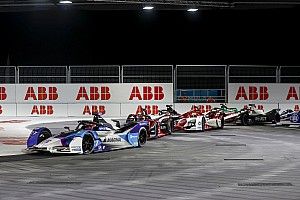 Деннис принес BMW Andretti победу в субботней гонке ФЕ