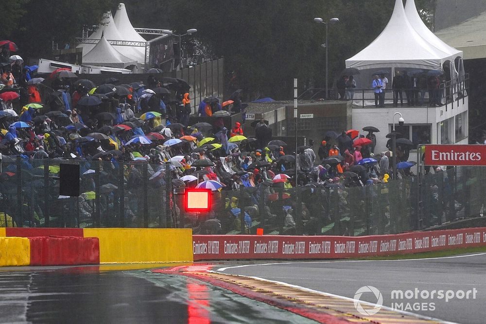 Pengelola Istanbul Park Cabut Larangan Payung F1 GP Turki