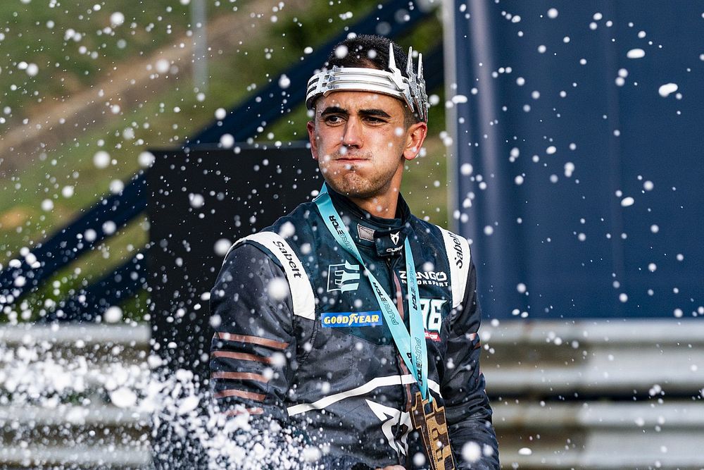 Azcona delighted with “amazing” weekend in WTCR and Pure ETCR