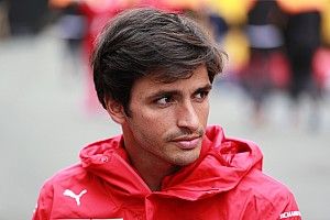 F1: Sainz 'não quer ser como Barrichello' na Ferrari e projeta título