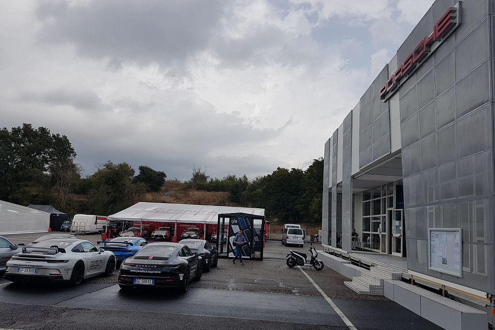 Carrera Cup Italia, Vallelunga: verifiche in corso mentre rispunta il sole