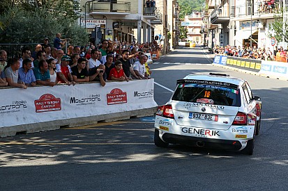 Rally Roma, PS10: disperato assalto al podio per Crugnola