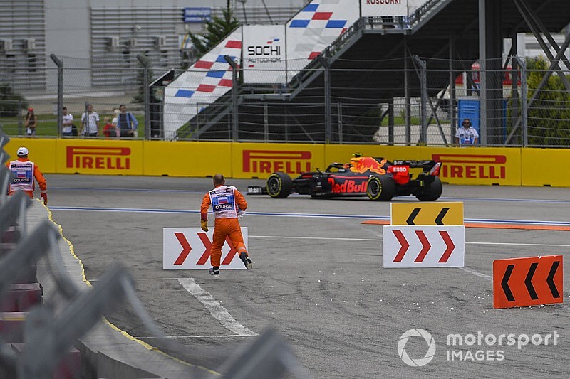 Albon: "Araçta kendime güvenemiyorum"