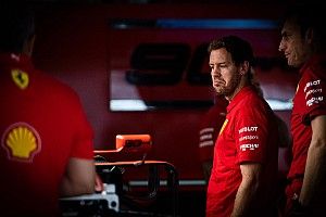 Феттель назвал главную проблему SF90 и позавидовал Култхарду