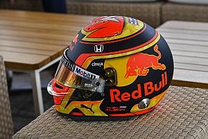 Элбон показал новый шлем для дебюта в Red Bull