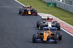 A Red Bull-nak nem tetszik, hogy Gasly az Alfa Romeókkal és a McLarenekkel harcol