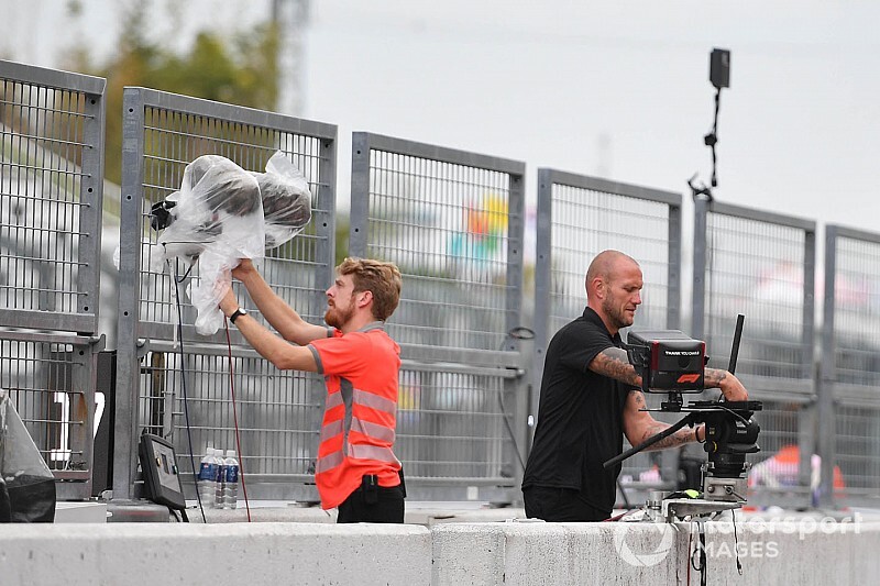 Így készül az F1 a tájfunra (képek, videók)